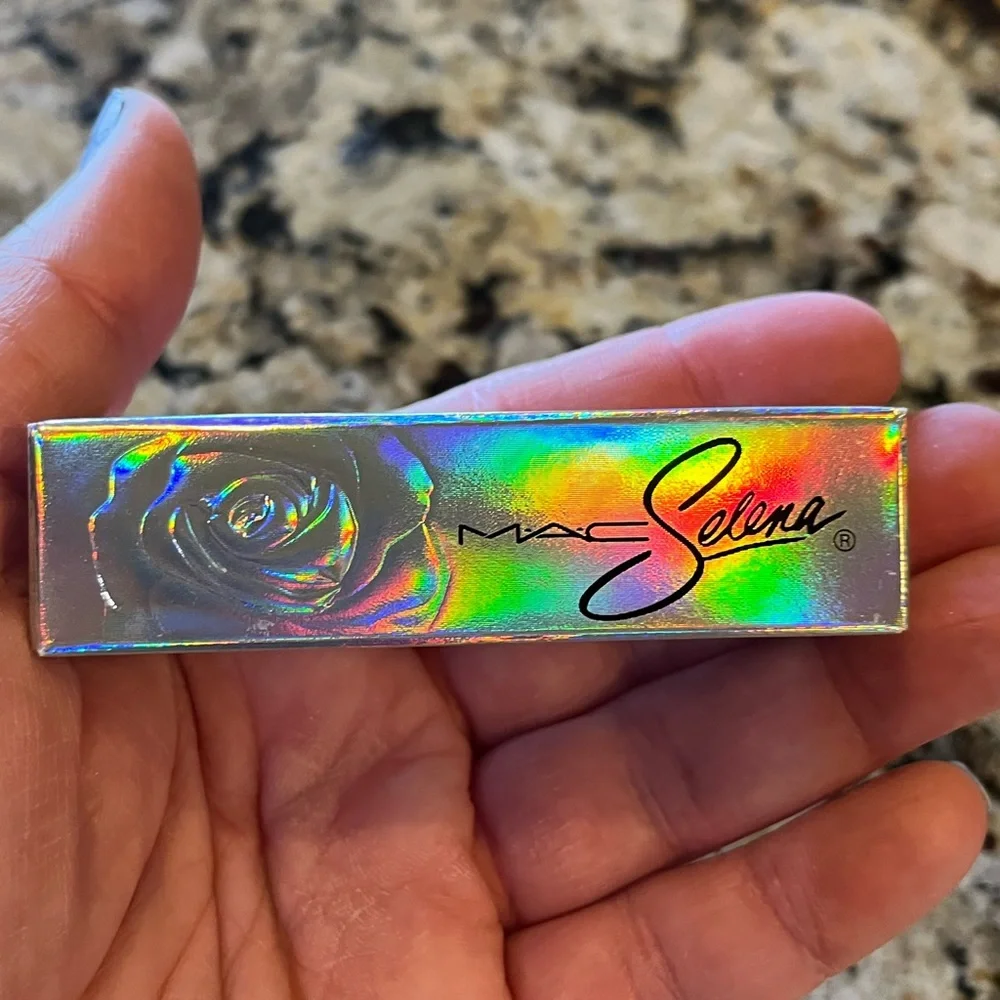 MAC Selena lipstick - Picture 5 of 7